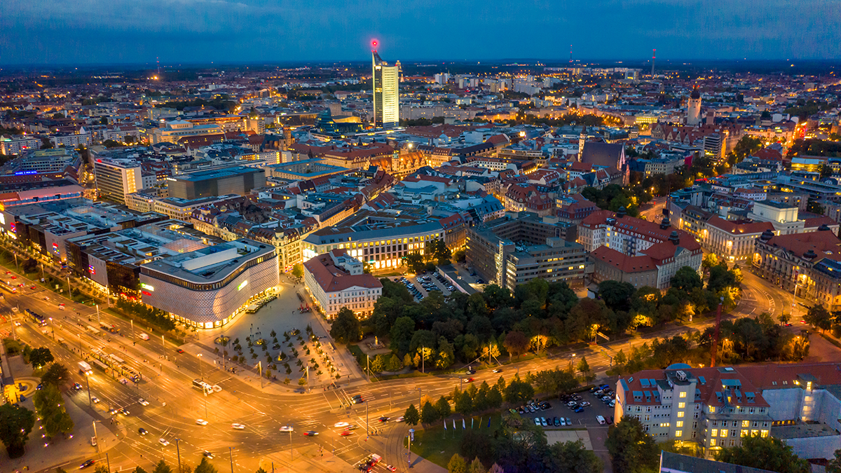 1249351397 Stadtansicht bei Nacht