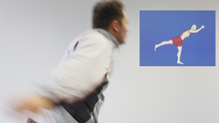 Smart Senior 2009, Person mit Bewegungsunschärfe führt eine Übung gemäß einer animierten Vorschau durch