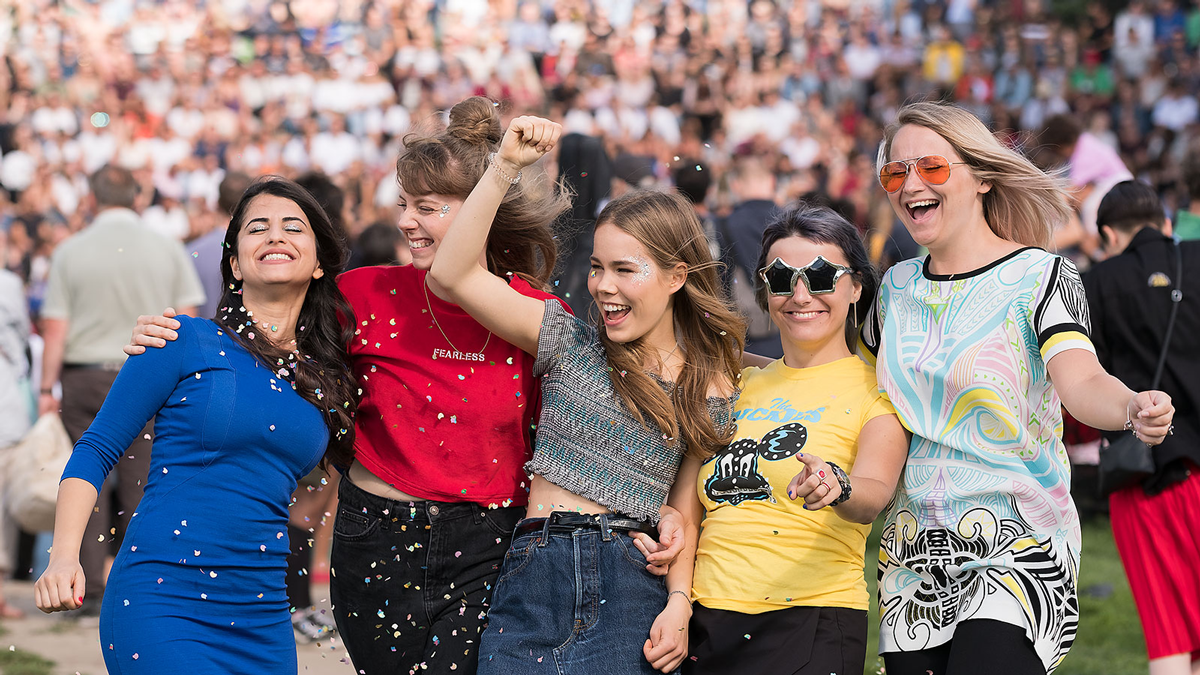 FAME, News: Großereignisse in Smart Cities Fünf Frauen bei einem Festival