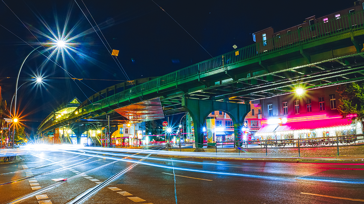 Straße an der Schönhauser Allee, Prenzlauer Berg in der Nacht