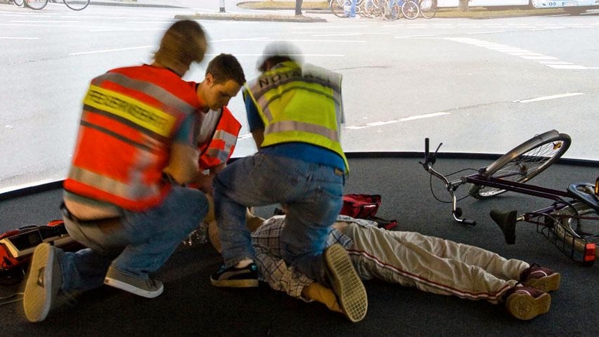 Testpersonen in der Simuscape © an der Universität Münster proben Rettungseinsatz