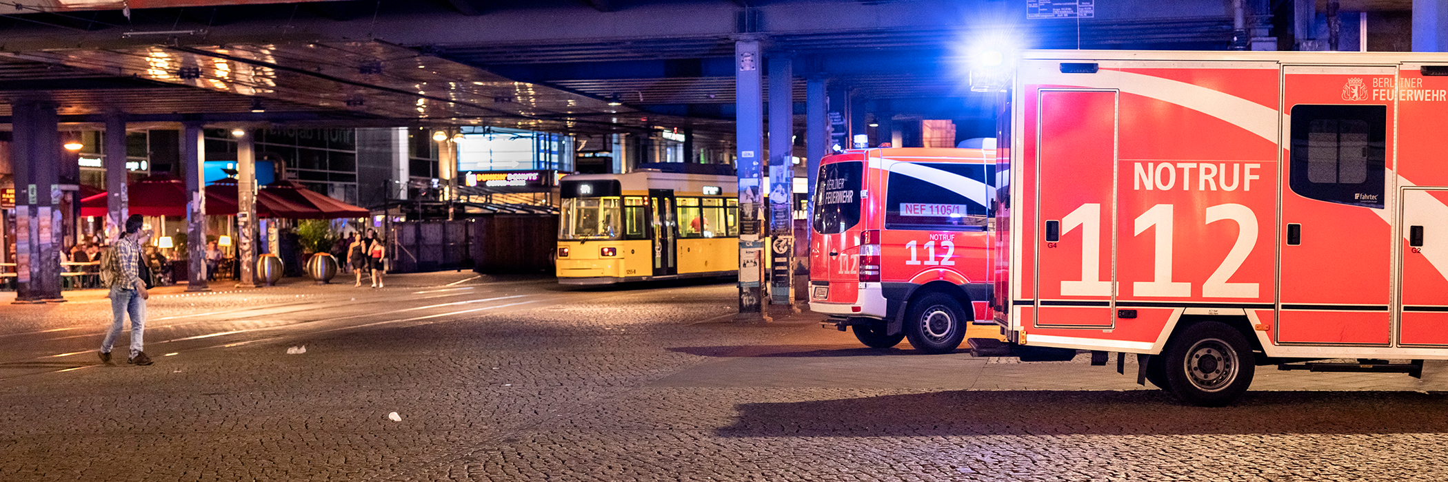 Notarzteinsatz am Alexanderplatz, Berlin, 2020