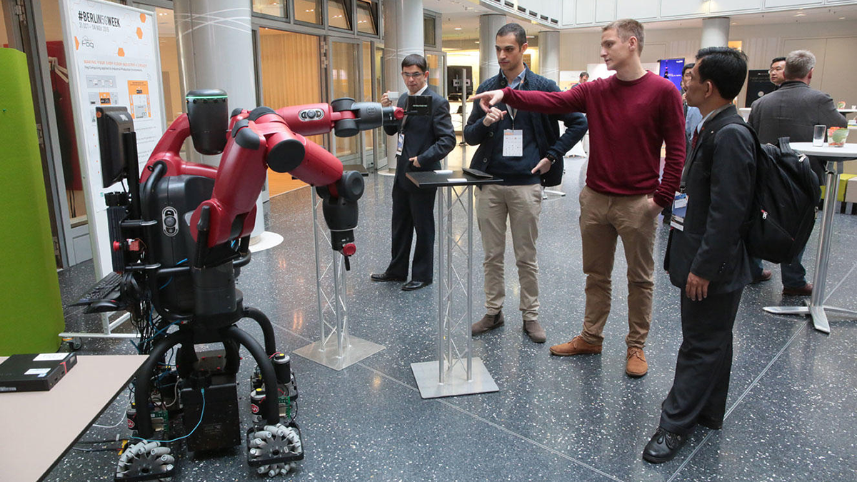 Demo at the 7th FOKUS FUSECO Forum 2016 at Fraunhofer Forum