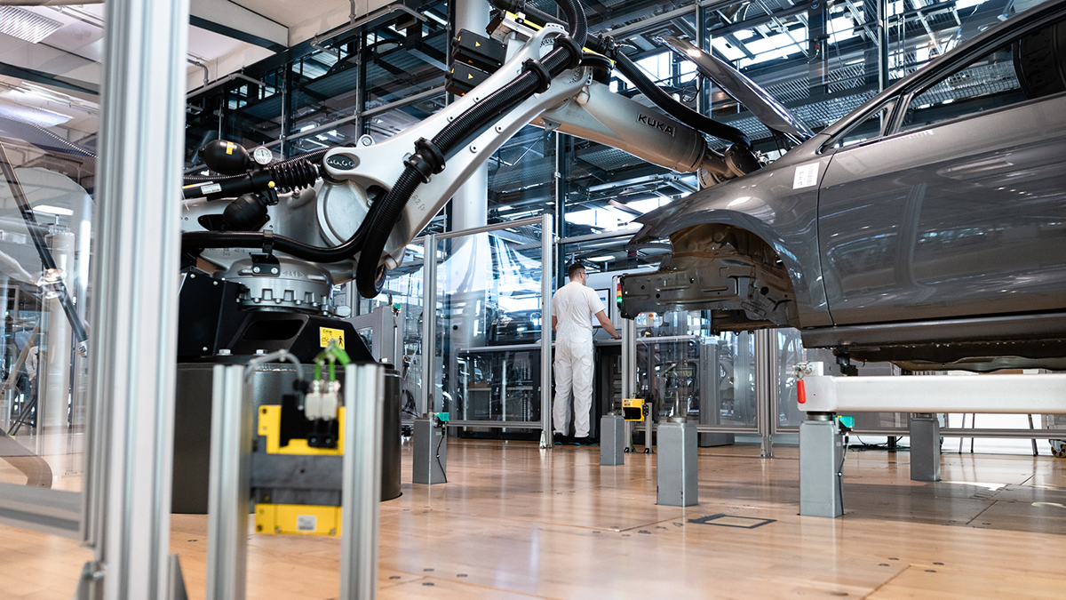 SQC, Projekte: VESSEDIA VW, Gläserne Manufaktur in Dresden, Herstellung des E-Golfs